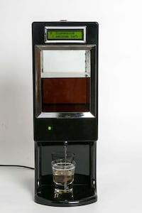 Alcohol-Protecting Decanters Image 2