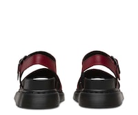 Comfortable 90s-Inspired Sandals Image 2