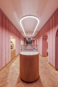 Millennial Pink Pastry Shops Image 6