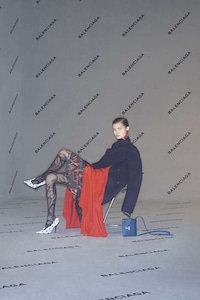 Logo-Heavy Fashion Campaigns Image 2