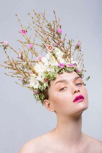 Opulent Floral Headpieces Image 5
