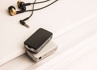 Studio Sound-Quality Receivers Image 2