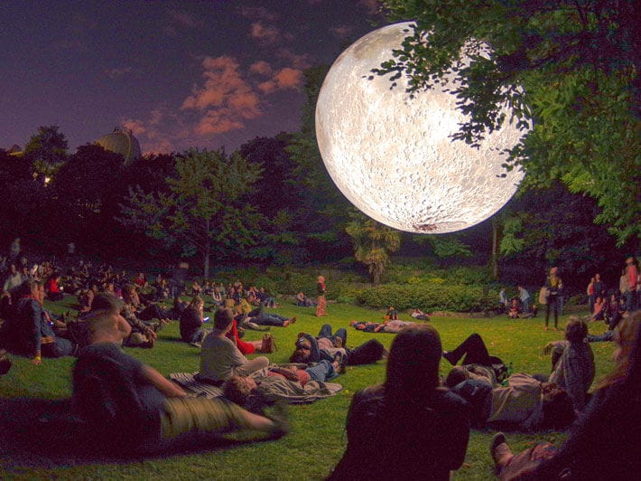 Moon-Replicating Installations