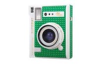 Summer-Ready Instant Cameras Image 4