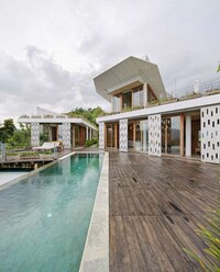 Dump Truck-Inspired Homes Image 2