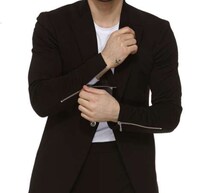 Stretchy Stain-Repelling Suits Image 7