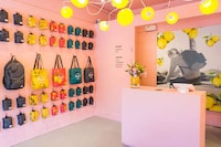 Pop-Up Lemonade Stores Image 5