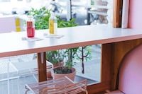 Pop-Up Lemonade Stores Image 8