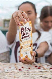 Snack-Sampling Picnics Image 6
