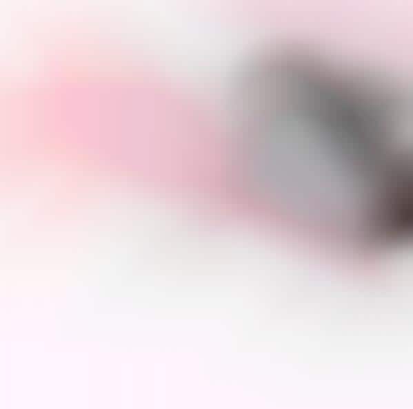 Pink-Hued Finishing Powders