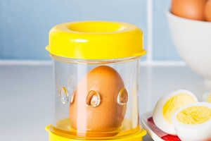 Mess-Free Egg Peelers : egg peeler