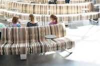 Wave-Like Public Seating Image 2