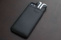 Double Duty Smartphone Cases Image 4