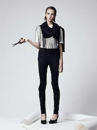 Avant-Garde Street Fashion Image 2