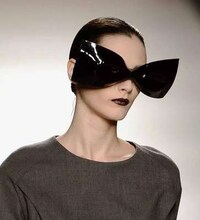Bizarre Sculptural Eyewear Image 3
