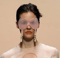 Bizarre Sculptural Eyewear Image 6