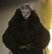 Bizarre Sculptural Eyewear Image 8