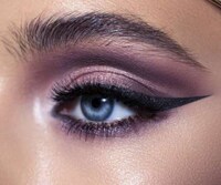Versatile 15-Shade Makeup Palettes Image 2