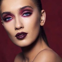 Versatile 15-Shade Makeup Palettes Image 3