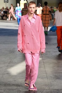 Color-Saturated Runway Shows Image 7