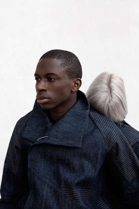 Back-Massaging Jackets Image 3