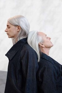 Back-Massaging Jackets Image 5