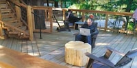 Elevated Outdoor Meeting Spaces Image 3