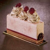 Edible-Looking Glass Desserts Image 4