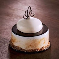 Edible-Looking Glass Desserts Image 6