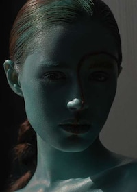 String-Topped Beauty Portraits Image 3