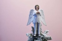 Empowering Celebrity Tree Toppers Image 4