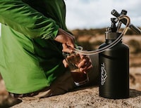 Pressurized Insulated Beer Carriers Image 5