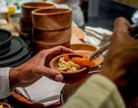 Large-Scale Airport Food Halls Image 5