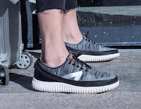 Modular Travel-Friendly Sneakers Image 4