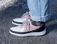 Modular Travel-Friendly Sneakers Image 6