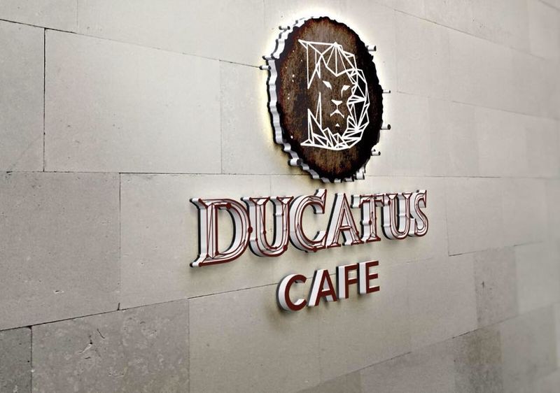 Cash-Free Cryptocurrency Cafes