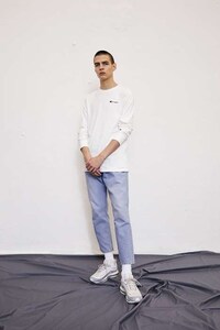 Collaborative 90s-Inspired Apparel Image 2
