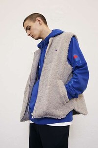 Collaborative 90s-Inspired Apparel Image 6
