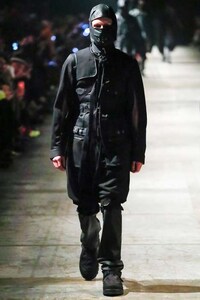 Faceless High-Fashion Runways Image 7