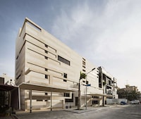 Elongated Building Designs Image 7