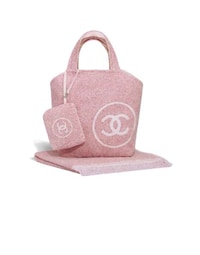 Luxury Sporting Equipment Lines Image 7