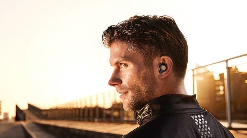 Voice Assistant-Connected Headphones