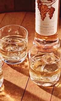 Rosé-Inspired Vodkas Image 4