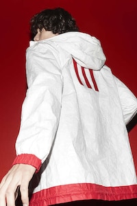 Vibrant Luxurious Athletic Wear Image 4