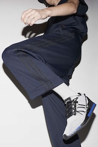 Vibrant Luxurious Athletic Wear Image 5