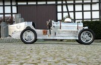 Miniature Vintage Car Replicas Image 5