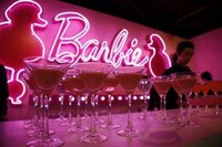 Life-Sized Barbie Mansions Image 7