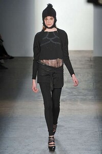 The Return of Crop Tops Image 8