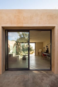 Symmetrical Artistic Studios Image 3