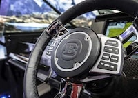 Supercar-Inspired Motorboats Image 3